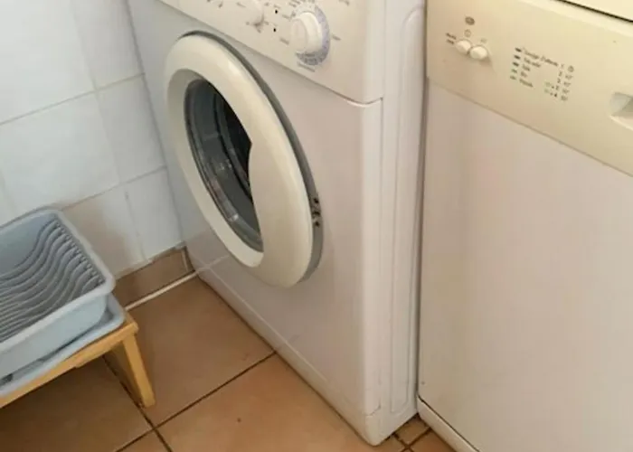 Climatisée Avec Piscine, Parking Et Terrasse à 450m De La - Fr-1-607-17 Agde