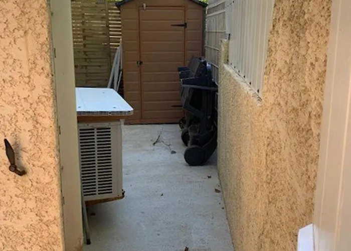 Casa vacanze Climatisée Avec Piscine, Parking Et Terrasse à 450m De La - Fr-1-607-17