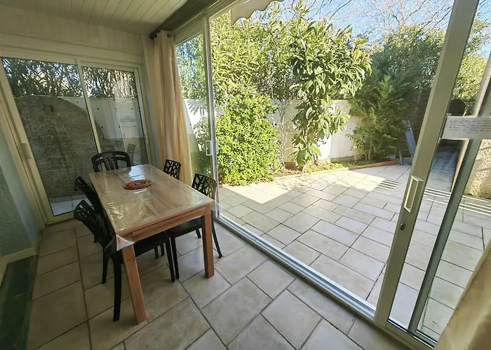 Climatisée Avec Piscine, Parking Et Terrasse à 450m De La - Fr-1-607-17 Casa vacanze *